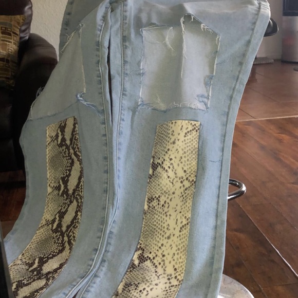 Shoes pants shirt - Picture 3 of 4